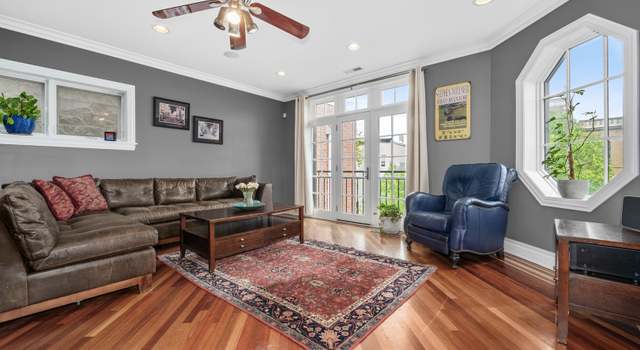 Photo of 911 W Roscoe St #3, Chicago, IL 60657