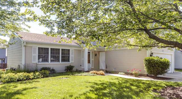 Photo of 727 Whitehall Ct, Schaumburg, IL 60194