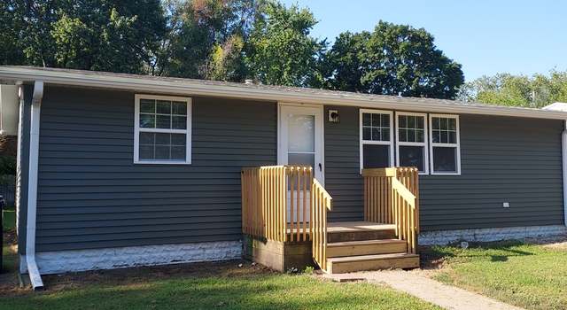 Photo of 907 E Fairview Dr, Tuscola, IL 61953