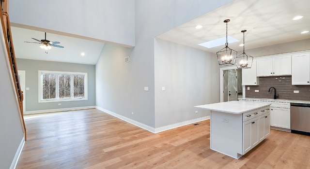 Photo of 508 Prairie Crossing Dr, New Lenox, IL 60451