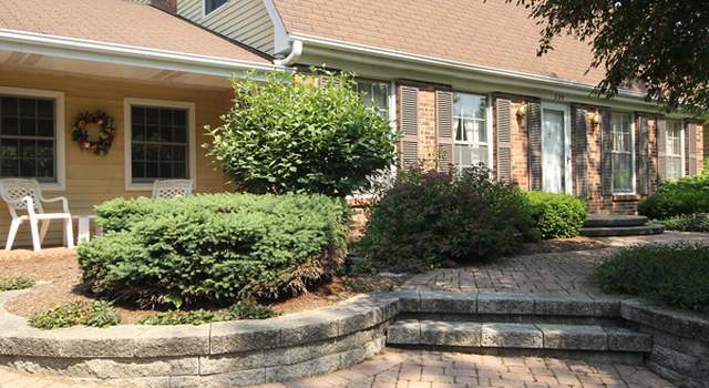Photo of 2S334 Seneca Dr, Wheaton, IL 60189