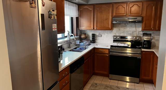 Photo of 1915 W Granville Ave #302, Chicago, IL 60660
