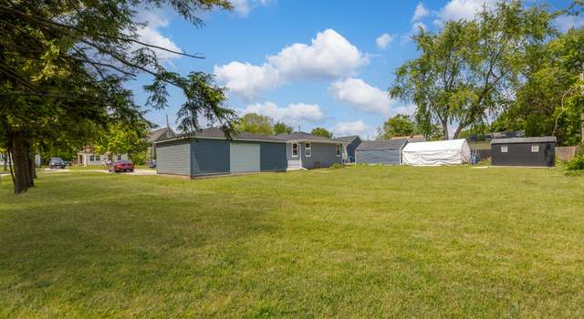 Photo of 815 Gillette Ave, Aurora, IL 60506