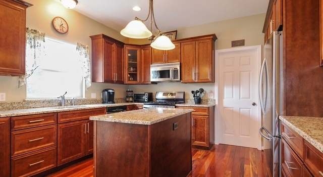 Photo of 2500 Westminster Ln, Aurora, IL 60506