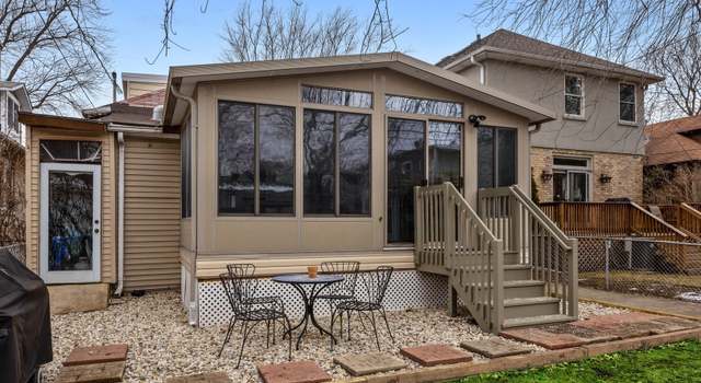 Photo of 1712 Greenwood St, Evanston, IL 60201