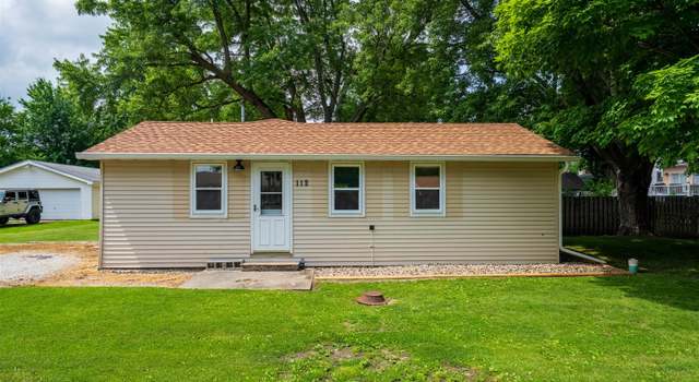 Photo of 112 NW Adams St N, Hopedale, IL 61747