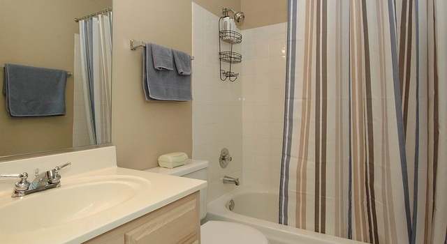 Photo of 2861 Fremont Ct, Schaumburg, IL 60193