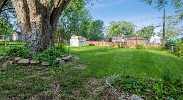 Photo of 5407 W Lake Shore Dr, Oakwood Hills, IL 60013