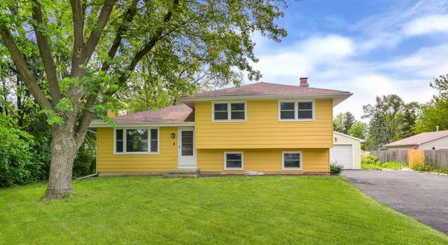Photo of 34W755 S James Dr, St. Charles, IL 60174