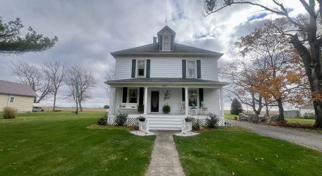 Photo of 307 5th St, Ivesdale, IL 61851