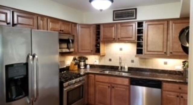 Photo of 1052 Cumberland Ct, Vernon Hills, IL 60061