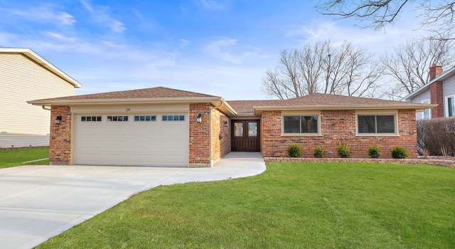 Photo of 28 W Beech Dr, Schaumburg, IL 60193