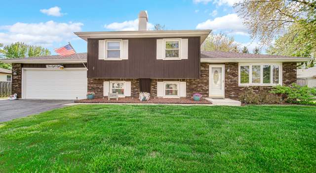 Photo of 588 Renee Dr, South Elgin, IL 60177