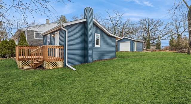 Photo of 2806 Michael St, Wonder Lake, IL 60097