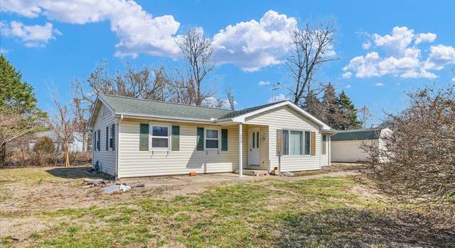 Photo of 210 S Vermilion St, Indianola, IL 61850