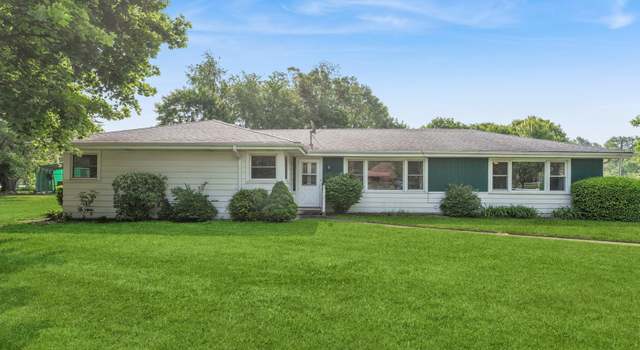 Photo of 203 Brookhill Rd, Libertyville, IL 60048