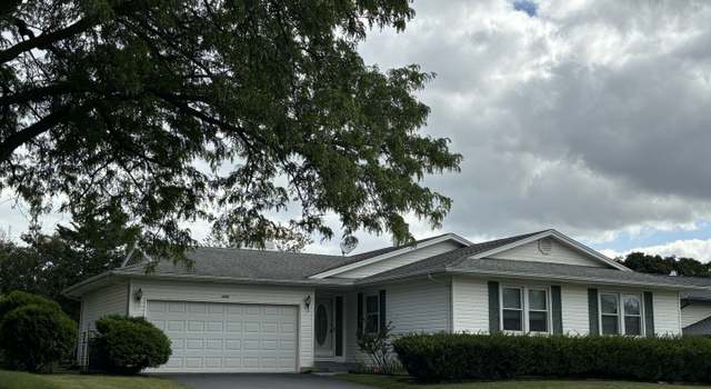 Photo of 1720 W Parkside Dr, Hoffman Estates, IL 60192