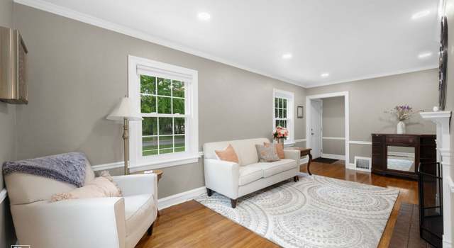 Photo of 633 S Cornell Ave, Villa Park, IL 60181