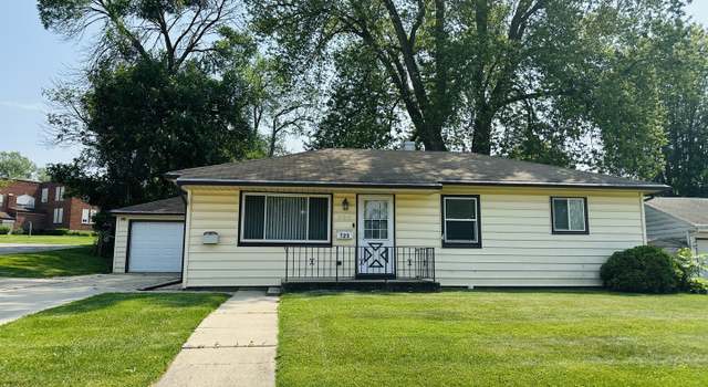 Photo of 725 E Empire St, Freeport, IL 61032