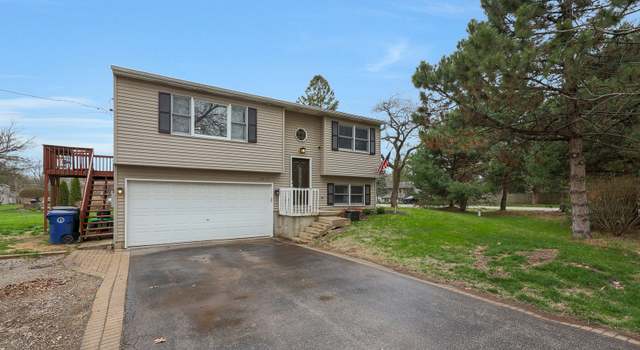 Photo of 4215 Sweitzer Rd, Algonquin, IL 60102