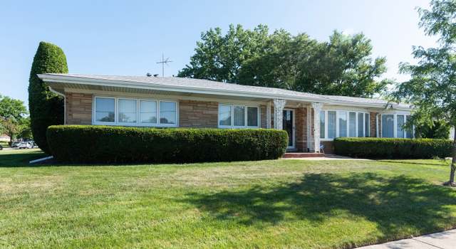 Photo of 4474 W Chase Ave, Lincolnwood, IL 60712