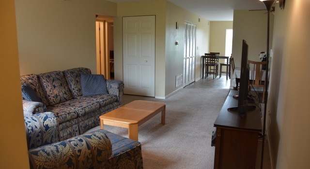 Photo of 1429 Berta Dr Unit 1E, Crest Hill, IL 60403