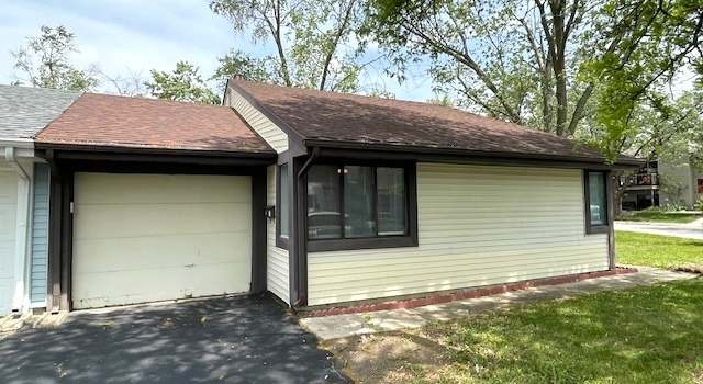 Photo of 211 W Birchwood Dr #211, Romeoville, IL 60446
