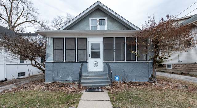 Photo of 236 S Park Ave, Waukegan, IL 60085