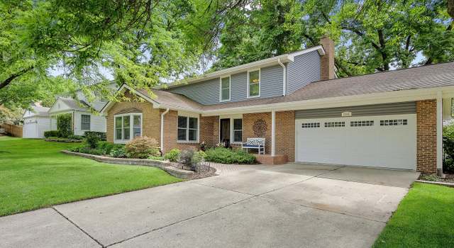 Photo of 1465 Cantigny Way, Wheaton, IL 60189