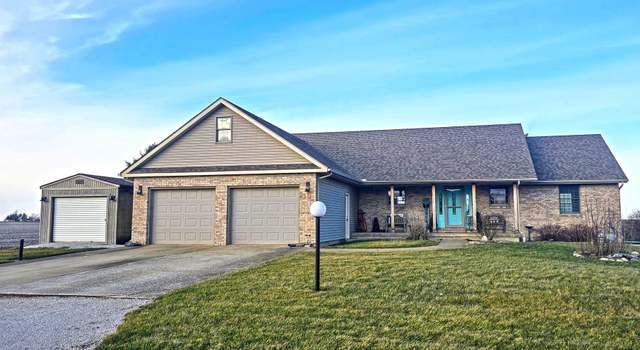 Photo of 205 Hawks Ln, Broadlands, IL 61816
