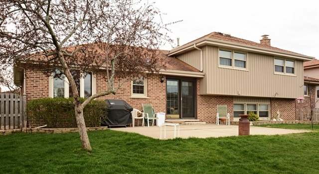 Photo of 8706 Carriage Ln, Tinley Park, IL 60487
