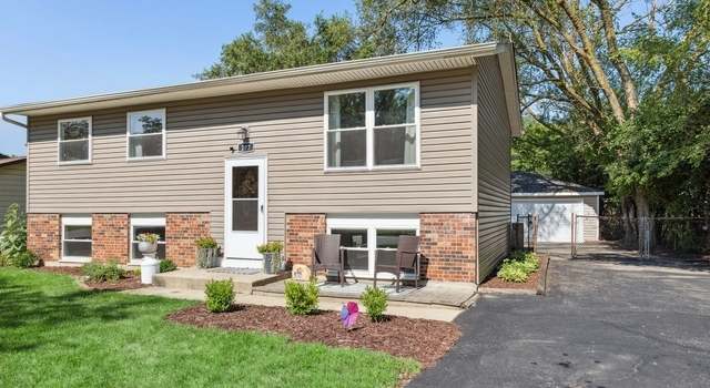 Photo of 207 Bedford Rd, Bolingbrook, IL 60440