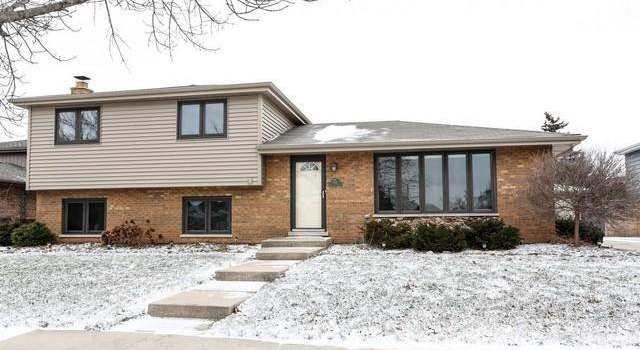 Photo of 8441 Horseshoe Dr, Tinley Park, IL 60487