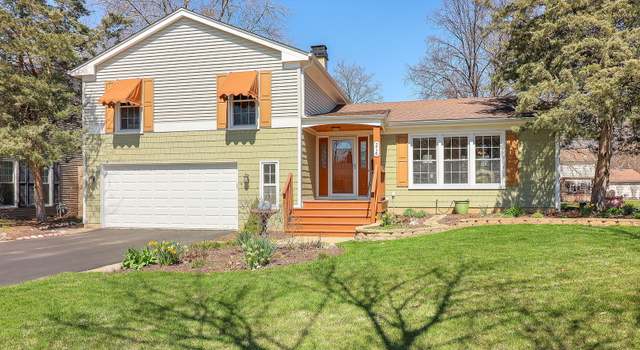 Photo of 216 White Fawn Trl, Downers Grove, IL 60516