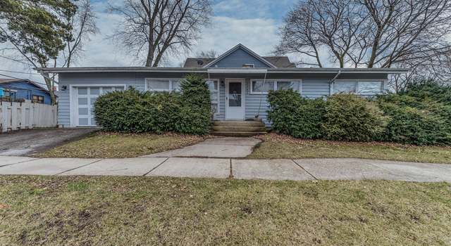 Photo of 1042 N Main St, Naperville, IL 60563