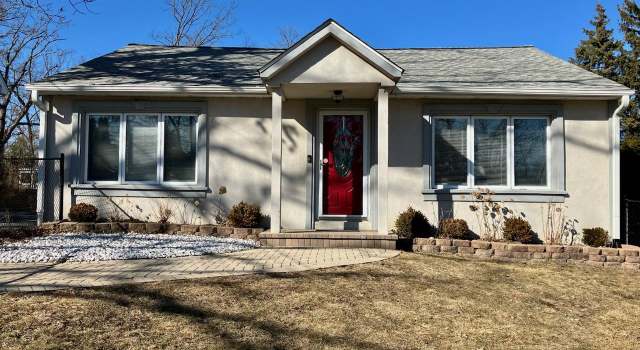 Photo of 306 Bayshore Dr, Lake Bluff, IL 60044