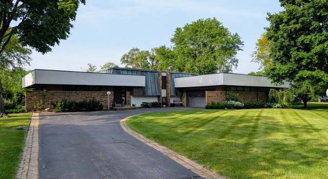 Photo of 29W261 Iroquois Ct S, Warrenville, IL 60555