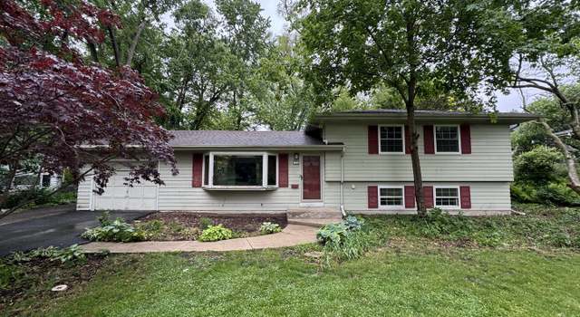 Photo of 49 Golden Larch Ct, Naperville, IL 60540