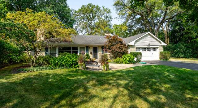Photo of 1350 Buttonwood Ln, Glenview, IL 60025