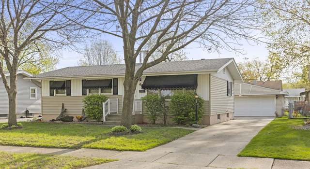 Photo of 66 Indianwood Dr, Thornton, IL 60476