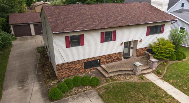 Photo of 748 S Locust St, Pontiac, IL 61764