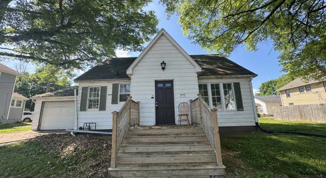 Photo of 30 E Maple St, Canton, IL 61520