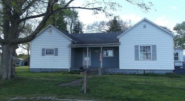 Photo of 395 S 1st St, Sheldon, IL 60966