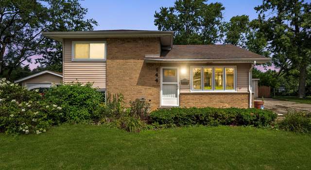 Photo of 144 Westwood Dr, Park Forest, IL 60466