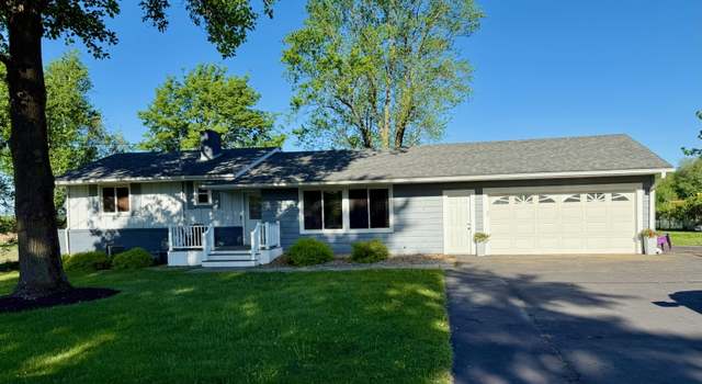 Photo of 335 Hillside Dr, Franklin Grove, IL 61031