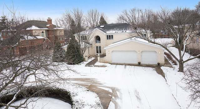 Photo of 3911 Greenacre Dr, Northbrook, IL 60062