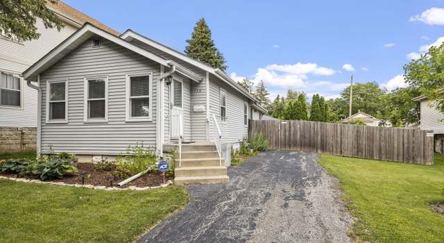Photo of 19 S Park St, Westmont, IL 60559