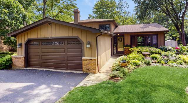 Photo of 26W029 Hazel Ln, Wheaton, IL 60187