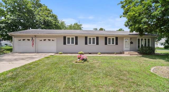 Photo of 396 N Sherman St, El Paso, IL 61738