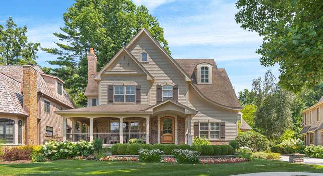Photo of 706 S Wright St, Naperville, IL 60540
